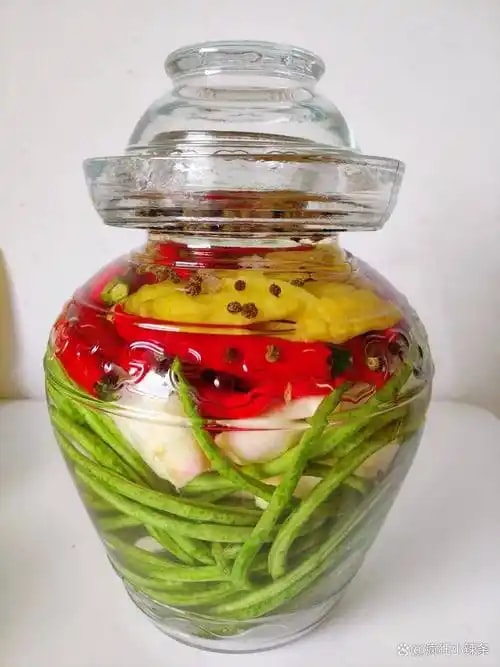 四川泡菜坛装
