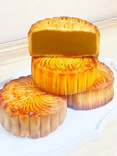 广式莲蓉月饼